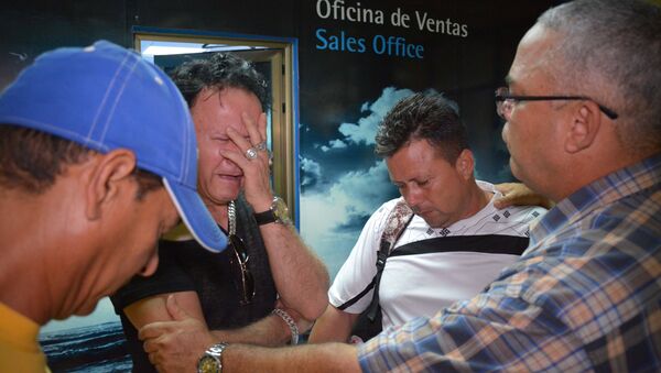 Los familiares de los pasajeros que viajaban en el avión Boeing 737 que se estrelló en La Habana - Sputnik Brasil