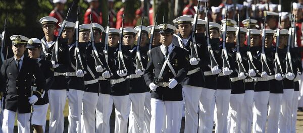 Desfile de tropa da Marinha em Brasília - Sputnik Brasil