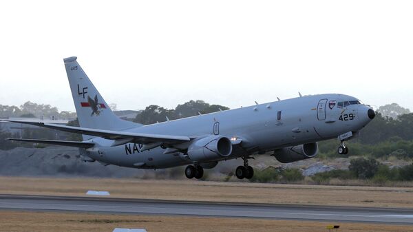 A U.S. Navy P-8 Poseidon takes off from Perth Airport in 2014. - Sputnik Brasil