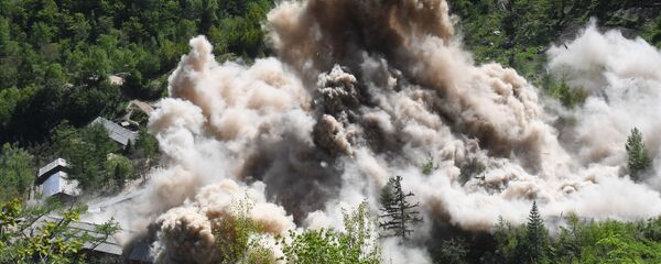 Demolição de instalações auxiliares do polígono nuclear de Punggye-ri, no norte da Coreia do Norte - Sputnik Brasil