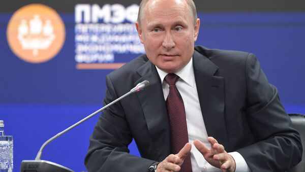 Presidente russo, Vladimir Putin, durante Fórum Econômico Internacional de São Petersburgo - Sputnik Brasil