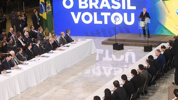 Michel Temer discursa durante uma cerimônia de celebração de dois anos no mandato, no Palácio do Planalto, em 15 de maio de 2018 - Sputnik Brasil