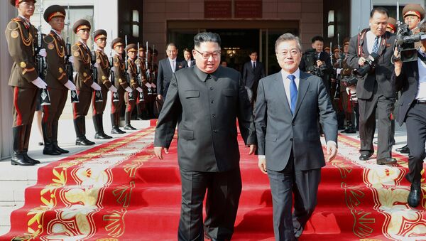 Encontro entre o líder norte-coreano, Kim Jong-un, e o presidente da Coreia do Sul, Moon Jae-in, 26 de maio de 2018 - Sputnik Brasil