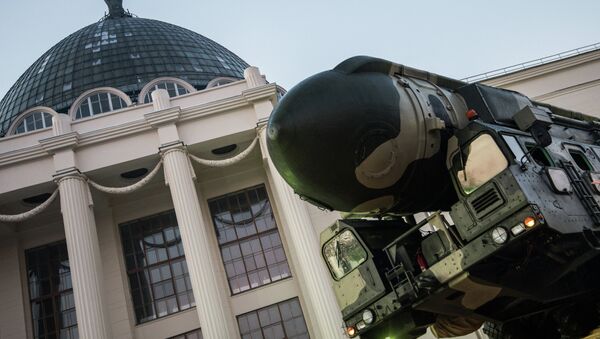 A Topol ICBM launcher at VDNKh - Sputnik Brasil