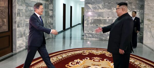 Esse foi o segundo encontro de Moon Jae-in e Kim Jong-un. O primeiro aconteceu em abril - Sputnik Brasil