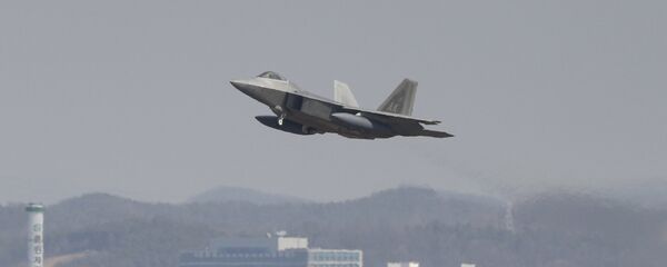 Caça norte-americano F-22 - Sputnik Brasil