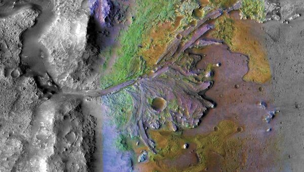 Imagem colorida da foz da Cratera Jezero em Marte, onde antes havia um lago - Sputnik Brasil