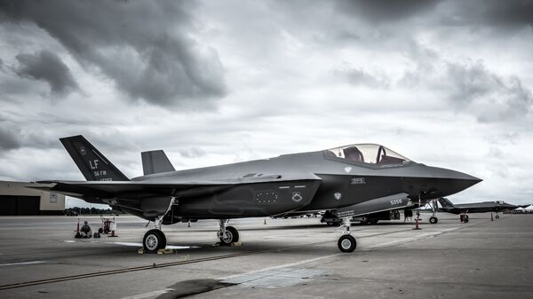 Caça norte-americano F-35 - Sputnik Brasil
