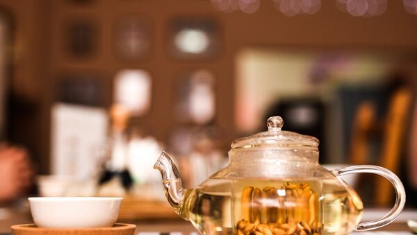 Chá tradicional parichkha do Kuksi House Bar em Volgogrado - Sputnik Brasil