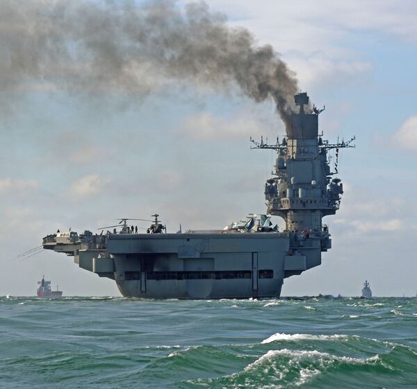 Cruzador porta-aviões pesado Admiral Kuznetsov durante a passagem do grupo aeronaval da Frota do Norte pelo canal da Mancha - Sputnik Brasil