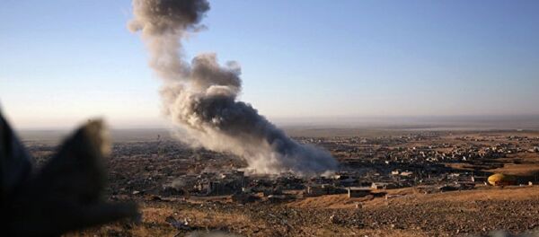 Ataque aéreo da coalizão internacional na Síria (foto de arquivo) - Sputnik Brasil
