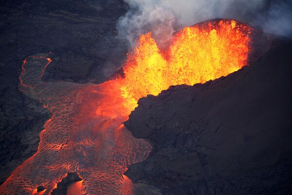 Kilauea é um vulcão localizado no Parque Nacional de Vulcões do Havaí - Sputnik Brasil
