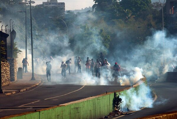 Manifestações antigovernamentais em Caracas - Sputnik Brasil