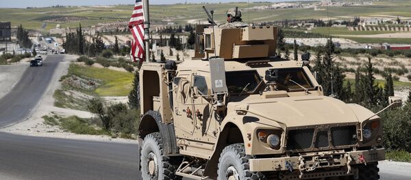 Soldado norte-americano em Manbij, norte da Síria, 4 de abril de 2018 - Sputnik Brasil