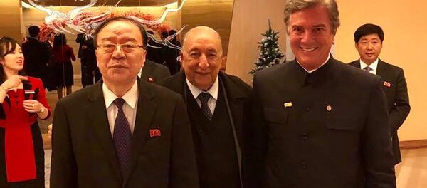 Senadores brasileiros Fernando Collor e Pedro Chaves foram recebidos por autoridades norte-coreanas em Pyongyang - Sputnik Brasil
