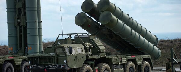 Sistemas russos de defesa antiaérea S-400 - Sputnik Brasil