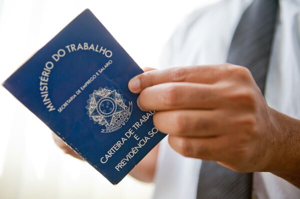 IBGE: desemprego sobe em todas as regiões do Brasil no 1º trimestre de 2020 - Sputnik Brasil