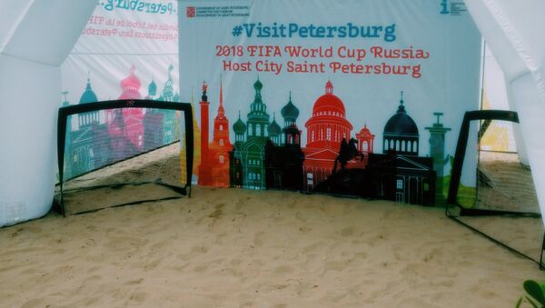 São Petersburgo em Copacabana, Rússia divulga cidades sedes da Copa no Rio de Janeiro - Sputnik Brasil