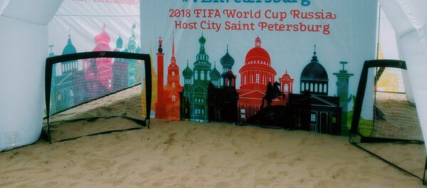 São Petersburgo em Copacabana, Rússia divulga cidades sedes da Copa no Rio de Janeiro - Sputnik Brasil