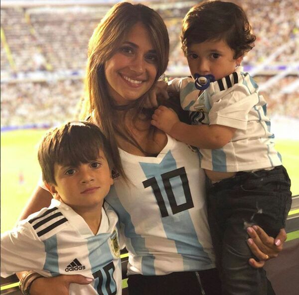 Antonella Roccuzzo, esposa do capitão da Seleção Argentina e do clube Barcelona, Lionel Messi - Sputnik Brasil