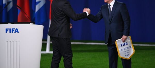 Presidente russo, Vladimir Putin, e o presidente da FIFA, Gianni Infantino, durante o 68º congresso da Federação Internacional de Futebol, 13 de junho - Sputnik Brasil