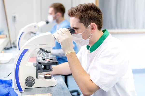 Desenvolvida pele artificial capaz de sentir inspirada na saga 'Guerra nas Estrelas' - Sputnik Brasil