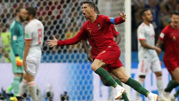 Cristiano Ronaldo celebra seu terceiro gol. - Sputnik Brasil