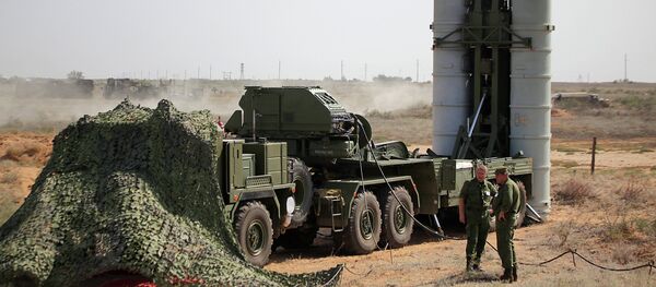 Sistema de mísseis anti-aeronaves S-400 Triumf - Sputnik Brasil