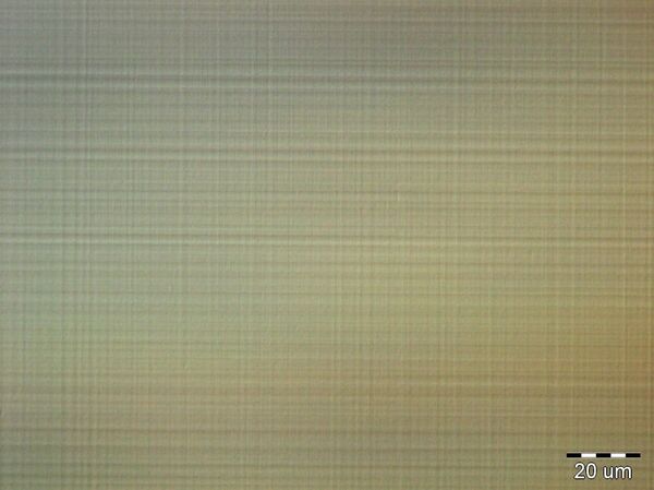 Superfície da amostra vista através de microscópio (regime de contraste interferencial de fase).  - Sputnik Brasil