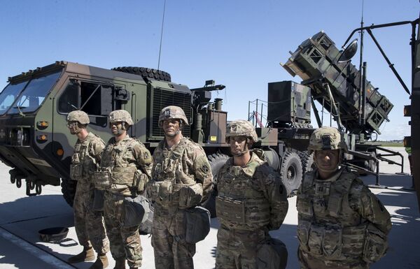 Sistemas Patriot sauditas não contiveram drones e mísseis no ataque a refinarias, diz fonte  - Sputnik Brasil