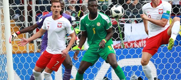 Arkadiusz Milik, Salif Sané e Robert Lewandowski durante o jogo entre Senegal e Polônia no estádio Spartak, em Moscou - Sputnik Brasil