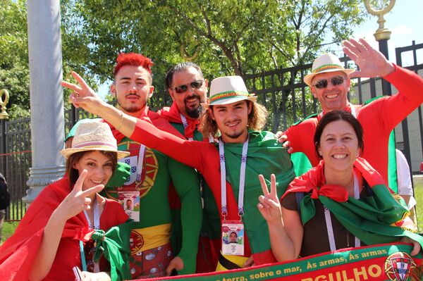 Torcedores portugueses antes do jogo Portugal-Marrocos, em 20 de junho de 2018, em Moscou - Sputnik Brasil