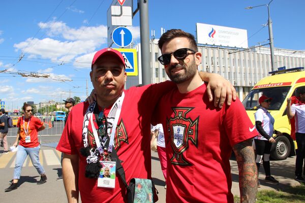 Valter e Ricardo, torcedores lusos, antes do jogo Portugal-Marrocos, em 20 de junho de 2018, em Moscou - Sputnik Brasil