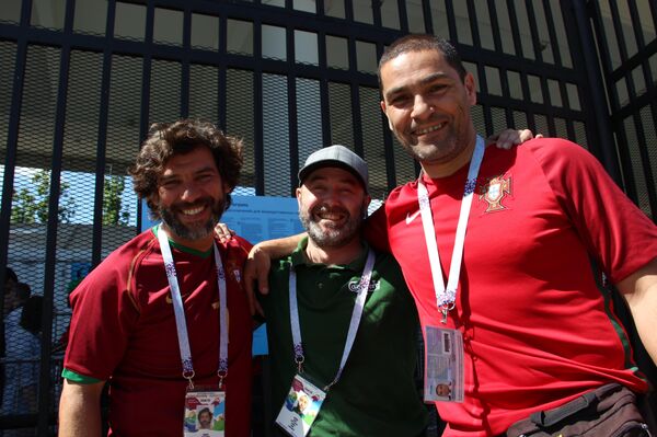 Pedro, Antônio e Miguel, torcedores lusos de Alcobaça, antes do jogo Portugal-Marrocos, em 20 de junho de 2018, em Moscou - Sputnik Brasil