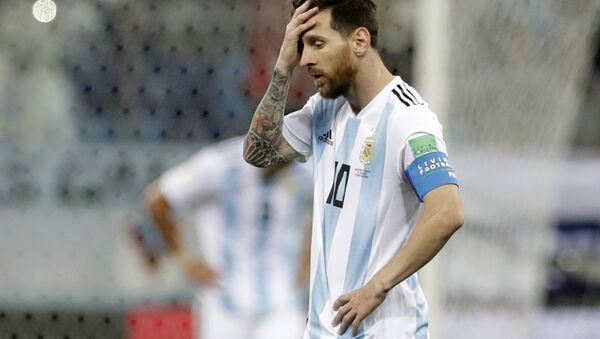 Messi se lamenta durante derrota da seleção argentina por 3x0 contra a Croácia em Nizhny Novgorod, durante a Copa do Mundo de 2018. - Sputnik Brasil