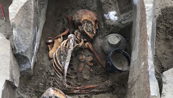 Múmia encontrada no sepulcro de Terezin, Sibéria russa - Sputnik Brasil