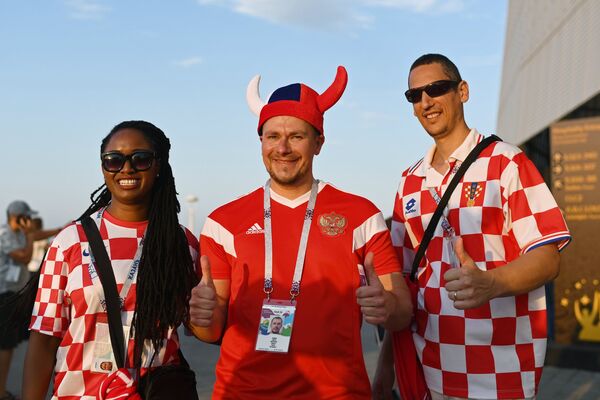 Torcedores da Croácia se preparando para o jogo contra a Islândia em Rostov-no-Don - Sputnik Brasil