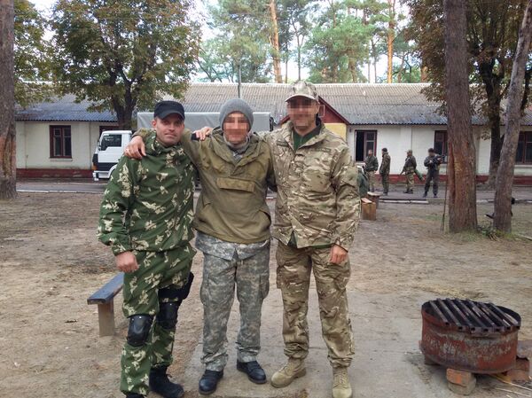 Mobilização para os exercícios militares da unidade 3066 (Batalhão Kulchitsky). Sergei Sanovsky à esquerda - Sputnik Brasil