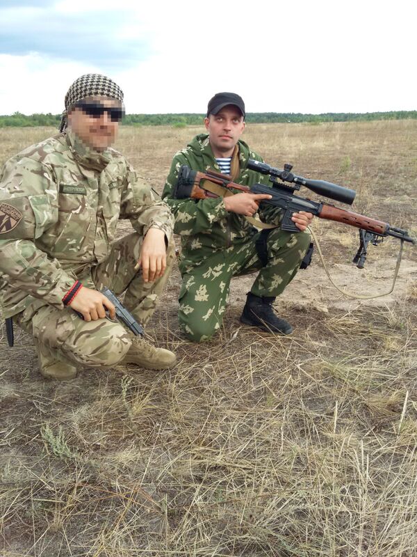 Mobilização para os exercícios militares da unidade 3066 (Batalhão Kulchitsky). Sergei Sanovsky à direita - Sputnik Brasil