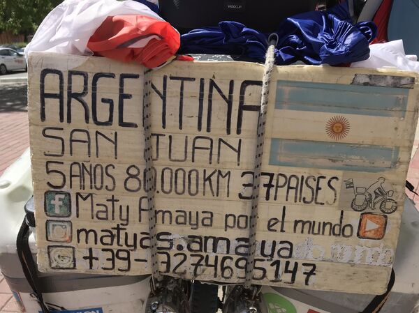 Matyas tem uma conta no Instagram e Facebook onde publica todas as fotos Matyas tem uma conta no Instagram e Facebook onde publica todas as fotos - Sputnik Brasil