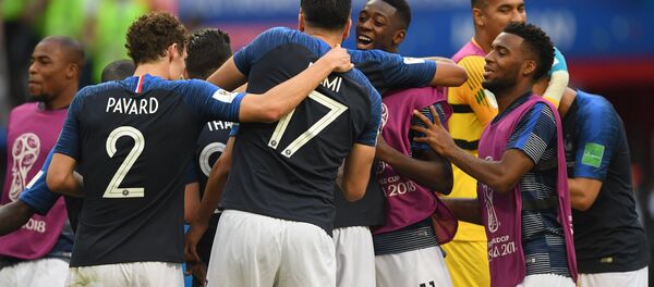 Seleção francesa comemora após vencer a Argentina nas oitavas de final da Copa do Mundo - Sputnik Brasil