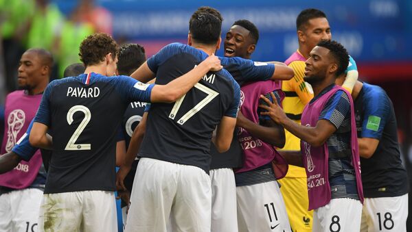 Seleção francesa comemora após vencer a Argentina nas oitavas de final da Copa do Mundo - Sputnik Brasil