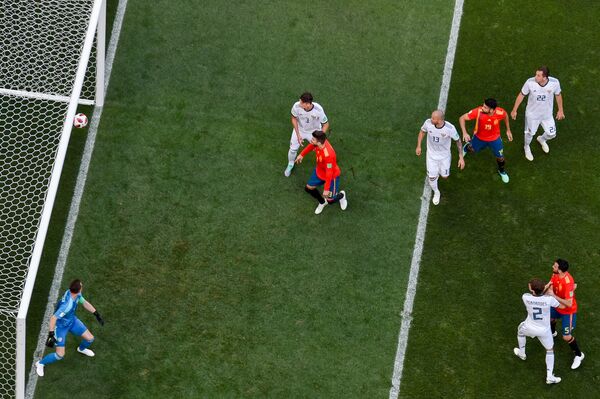Gol da Espanha contra a Rússia no Luzhniki, em Moscou, abrindo o placar do jogo - Sputnik Brasil