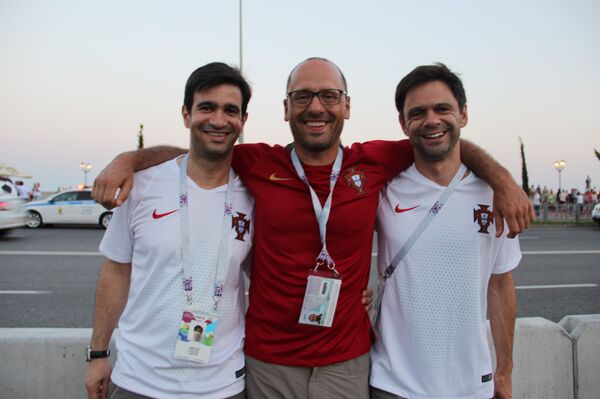 Paulo, Pedro e Eduardo, torcedores portugueses, antes do jogo Portugal-Uruguai, em 30 de junho de 2018, em Sochi - Sputnik Brasil