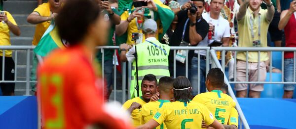 Brasil comemora primeiro gol contra o México - Sputnik Brasil