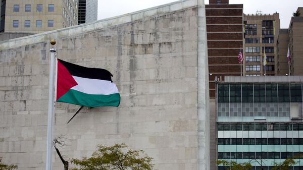 Bandeira palestina tremula no Jardim das Rosas, na sede da Organização das Nações Unidas (ONU) - Sputnik Brasil