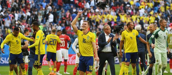 Suecos festejam vitória sobre a Suíça nas oitavas de final da Copa do Mundo FIFA 2018 - Sputnik Brasil
