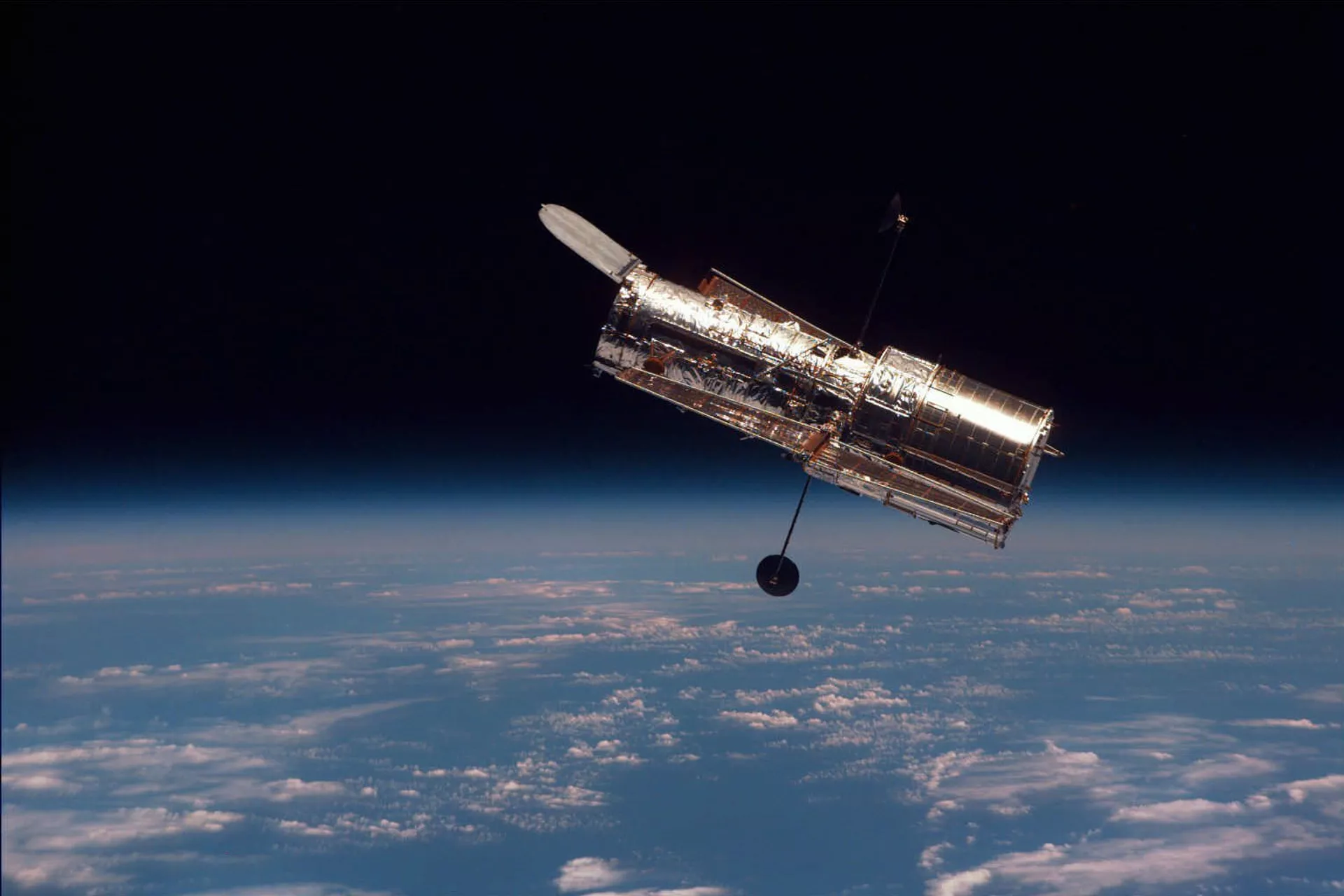 Após mais de 1 mês parado, Hubble retoma observações e envia novas imagens (FOTOS, VÍDEO) Após mais de 1 mês parado, Hubble retoma observações e envia novas imagens (FOTOS, VÍDEO) - Sputnik Brasil, 1920, 20.07.2021