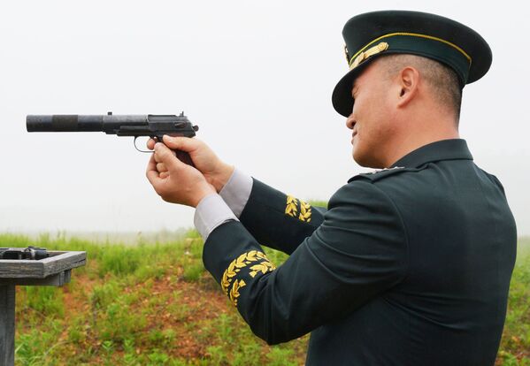Militar sul-coreano durante o exercício de tiro no campo de treinamento Sergeevsky na região russa de Primorie - Sputnik Brasil