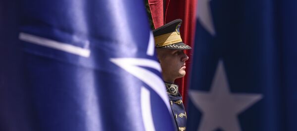 Banderias da OTAN e da UE - Sputnik Brasil